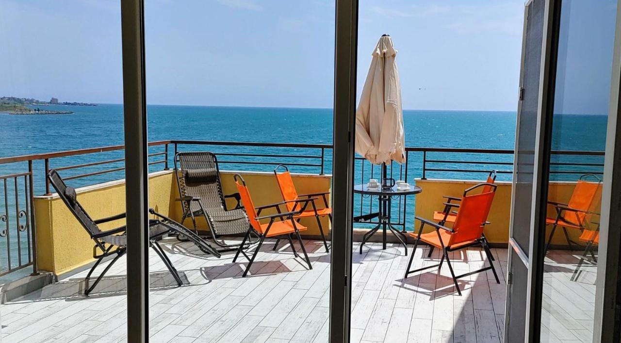 Akb Apartment Sea View Aheloy Eksteriør billede