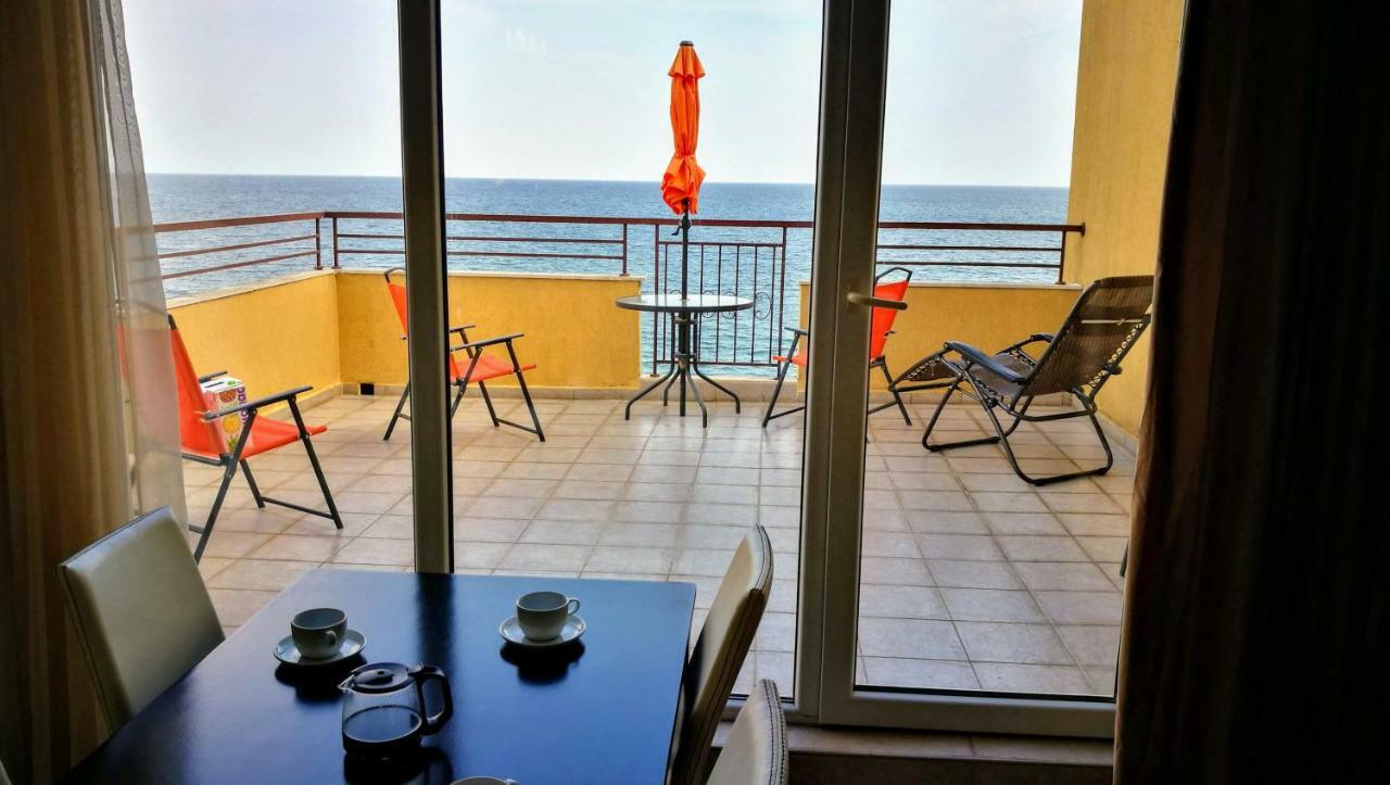 Akb Apartment Sea View Aheloy Eksteriør billede